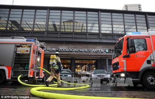 Đức sơ tán hành khách tại một nhà ga ở Berlin vì khói đen bao phủ 